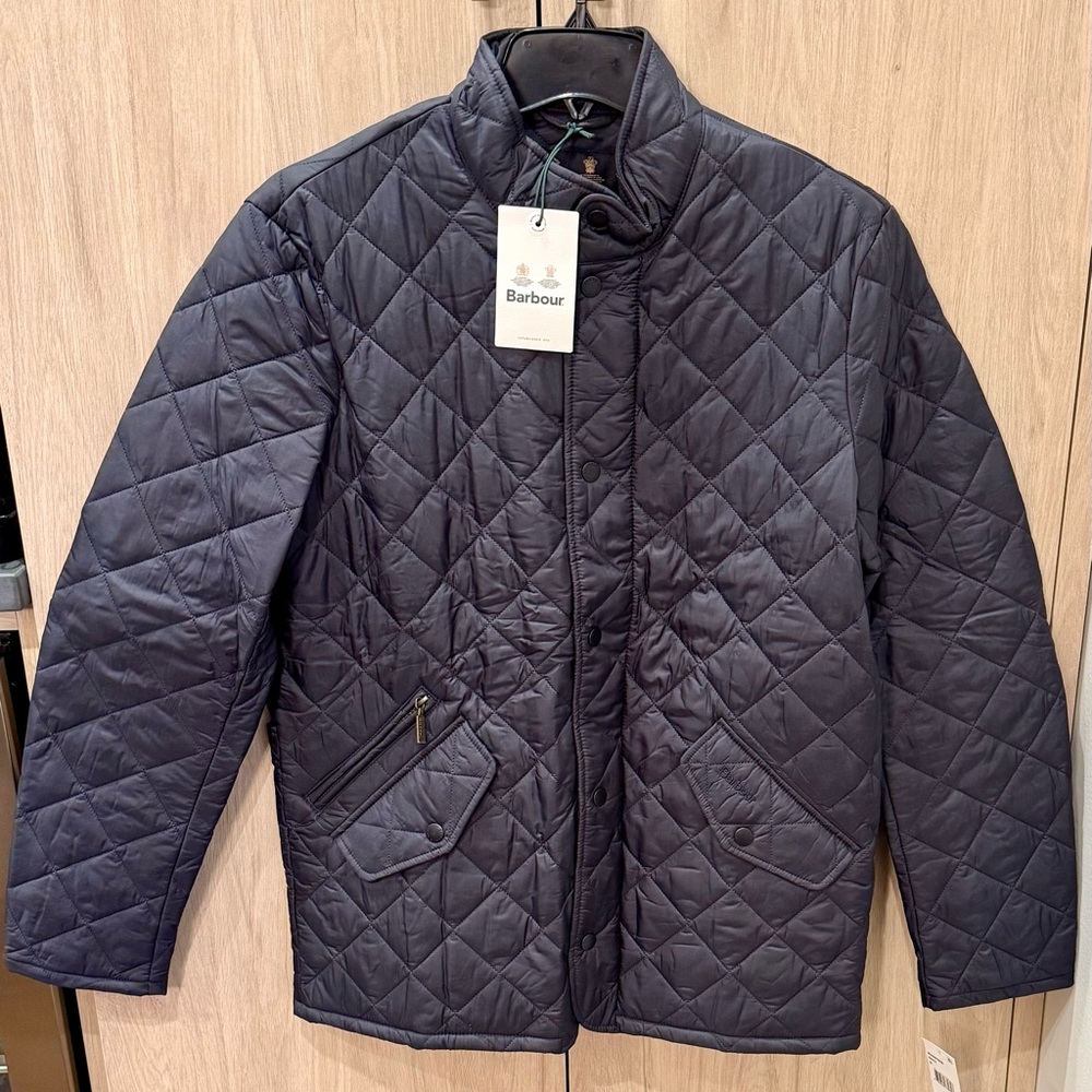 NWTs Barbour Men’s Flyweight Quilted Jacket. Navy. Small